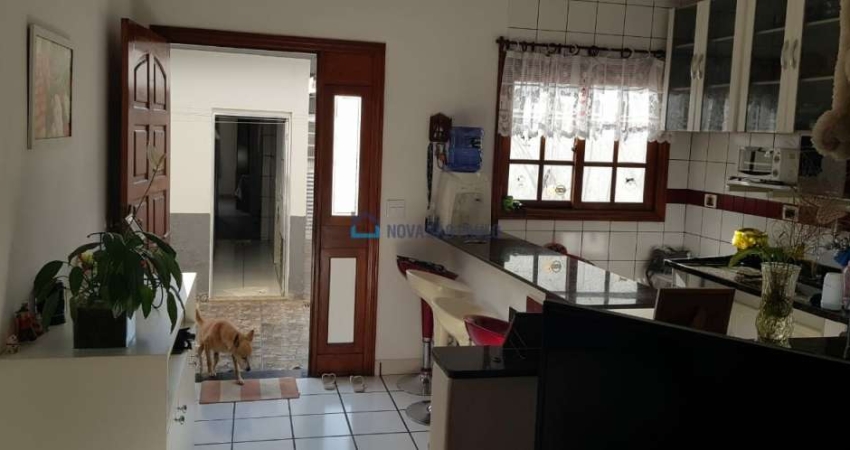 Casa com 01 suíte e 02 vagas na Vila Santa Catarina