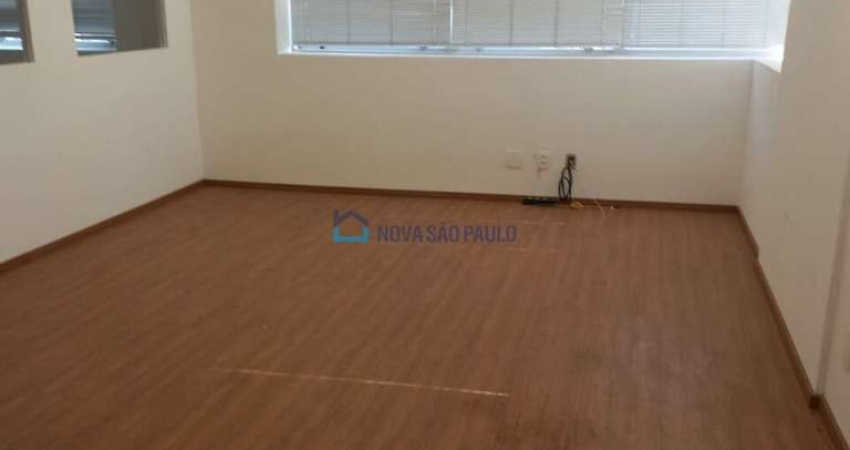 Sala comercial com 2 salas para alugar na Rua Paulo Orozimbo, --, Cambuci, São Paulo