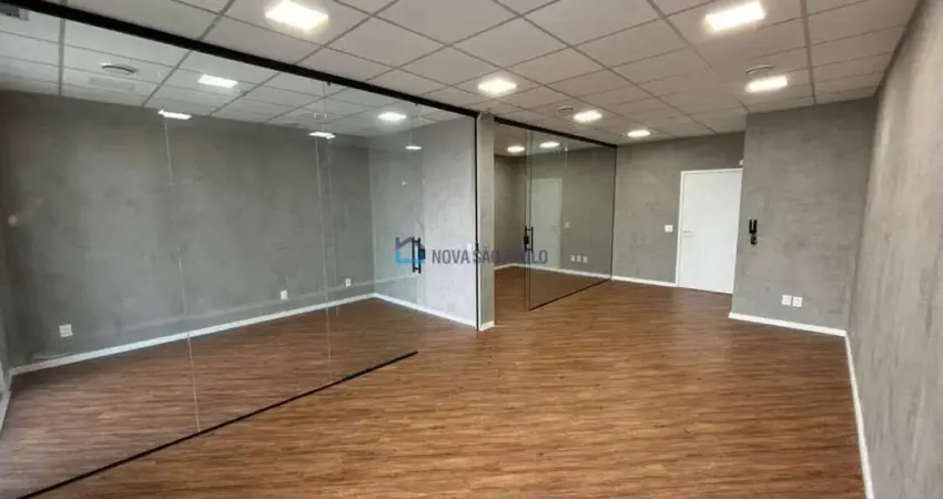 Sala Comercial 64m² -  2 Vagas - Vila Cordeiro