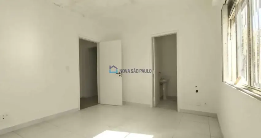 Sobrado comercial com 10 salas, 5 vagas de garagem/Vila Cordeiro