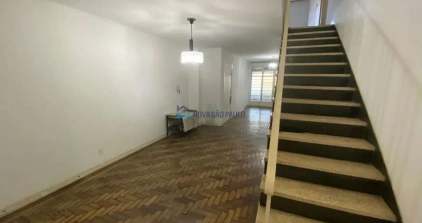 Casa na com 04 dormitórios e 02 vagas  no Jabaquara
