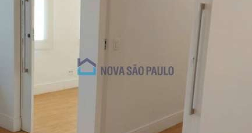 Sala comercial a 300m do parque Ibirapuera.