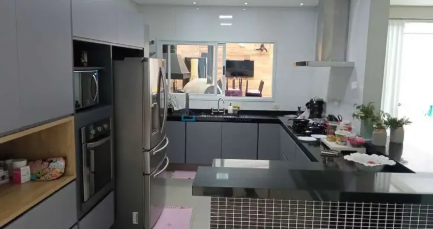 Casa  para alugar no bairro Bosque da Saúde, semi nova, 4 suítes.