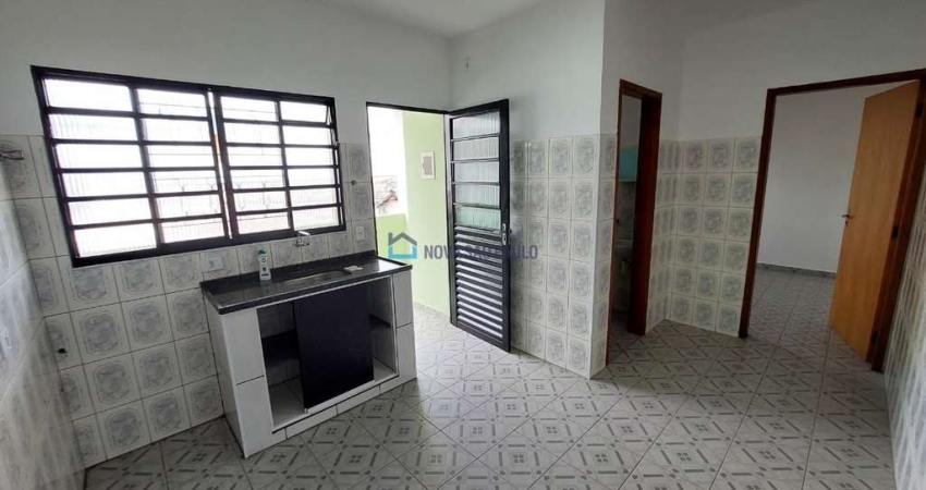 Casa de 1 dorm. com 1 vaga em ótima localização