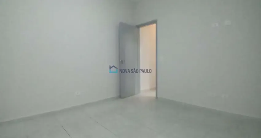 Casa com 2 quartos para alugar na Rua Paulo de Morais, --, Vila Moraes, São Paulo