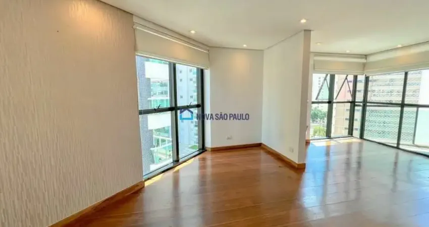 Apartamento para alugar em Moema com 184m², 3 suítes, 3 vagas, condomínio completo