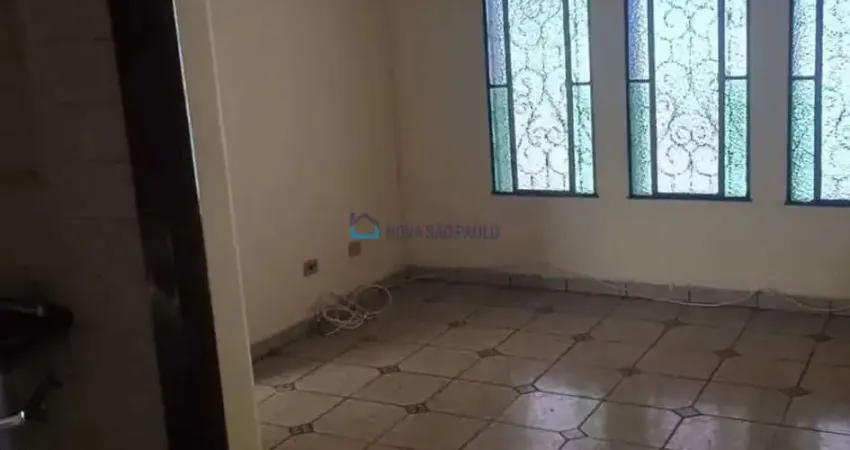 Casa com 3 quartos para alugar na Rua Freamunde, --, Conjunto Residencial Jardim Canaã, São Paulo