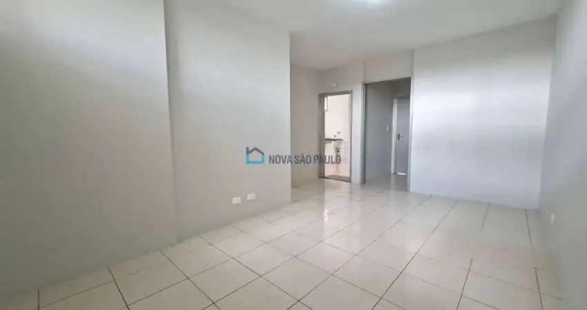 Apartamento para locação na Saúde com 1 dormitório