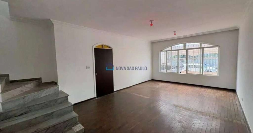Casa com 3 quartos para alugar na Rua Bernardino de Campos, --, Campo Belo, São Paulo