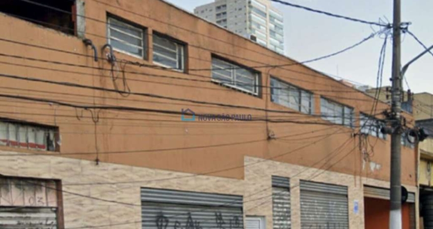 Imóvel comercial com 2 andares| 400 m² de área construída| 2 vagas
