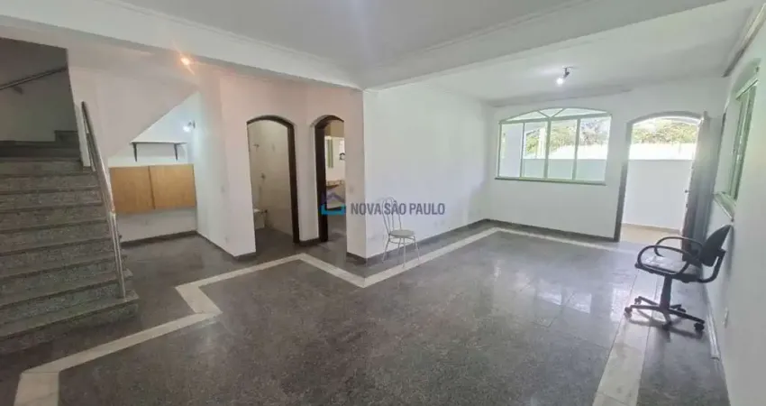 Casa com 3 quartos para alugar na Rua Vitoriana, --, Vila Babilônia, São Paulo