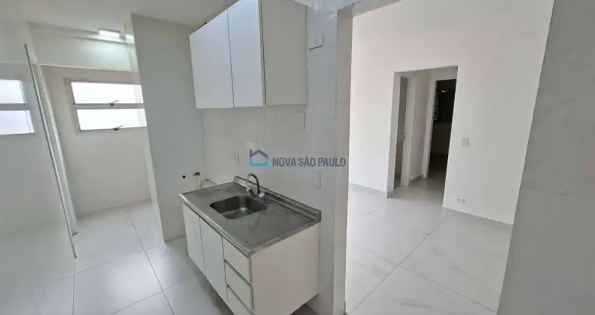 Apartamento reformado e pronto para morar ? Saúde, São Paulo