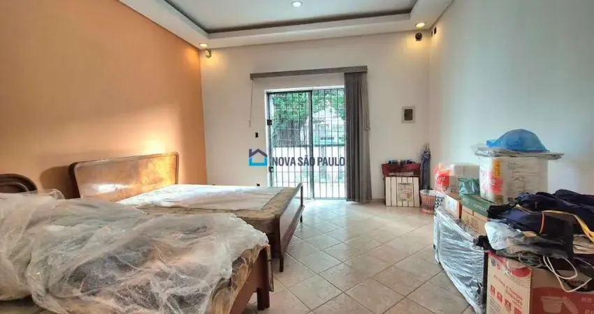 Casa com quintal, 3 dormitórios, 3 vagas próximo ao metrô São Judas e  Saúde!