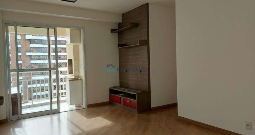 Apartamento com sacada 2 quartos sendo1 suíte para locação em Moema.
