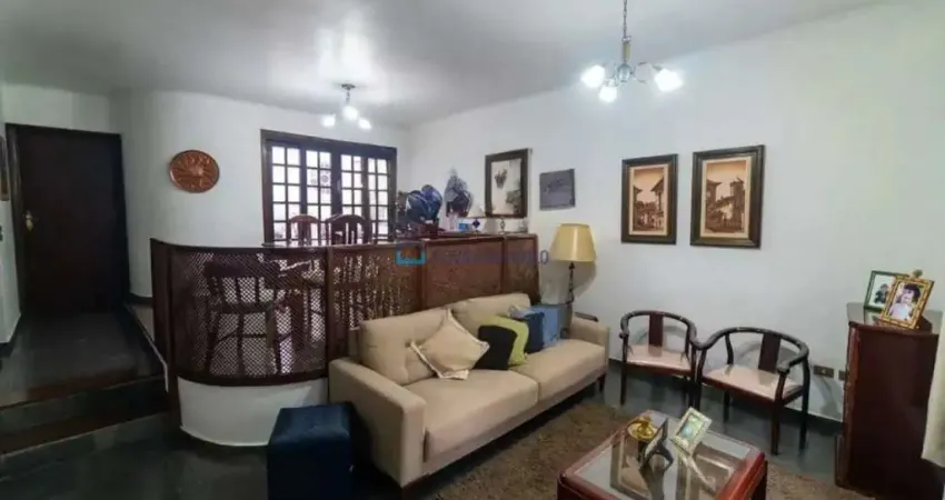 Sobrado no Jabaquara com 3 quartos e 02 vagas de garagem