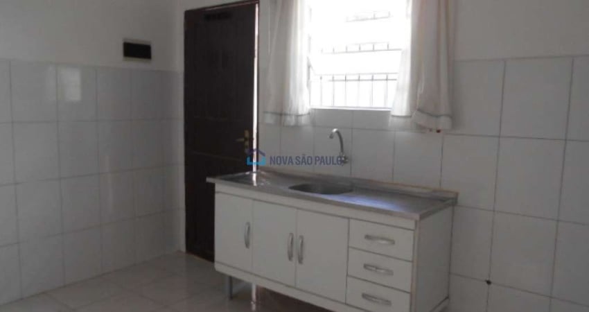 Casa com 1 quarto para alugar na Rua Braganceiros, --, Saúde, São Paulo