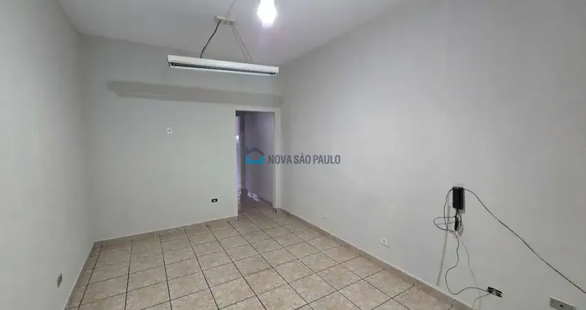 Casa com 2 quartos para alugar na Rua Ibituruna, --, Saúde, São Paulo
