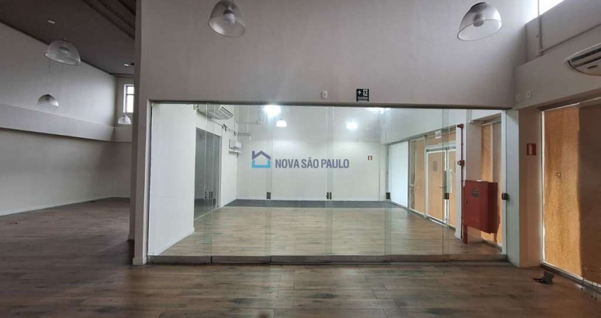 Loja comercial para locação, 454m², próximo do metrô Borba Gato