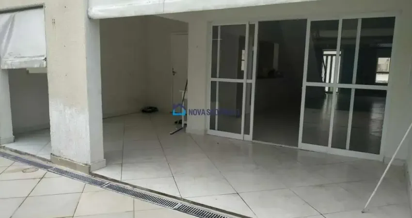 Casa de Condomínio com 4 dormitórios, 2 suítes e 4 vagas de garagem