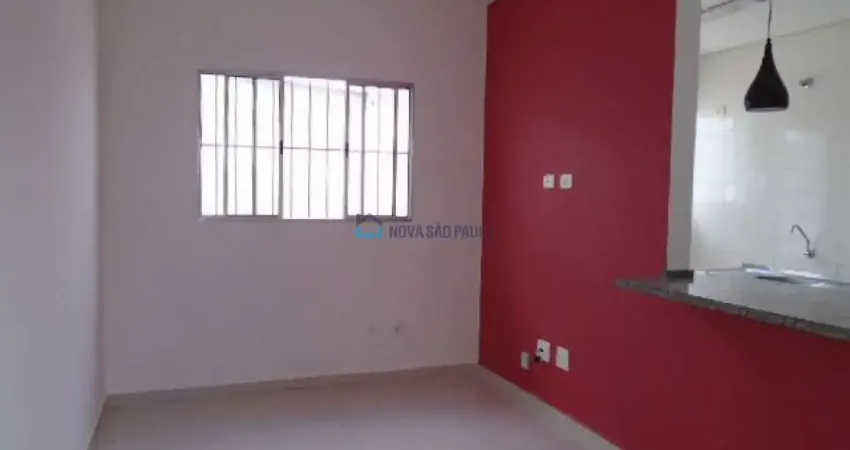 Casa de 2 dormitórios e 1 vaga em excelente localização, à apenas 8 min da estação São Judas
