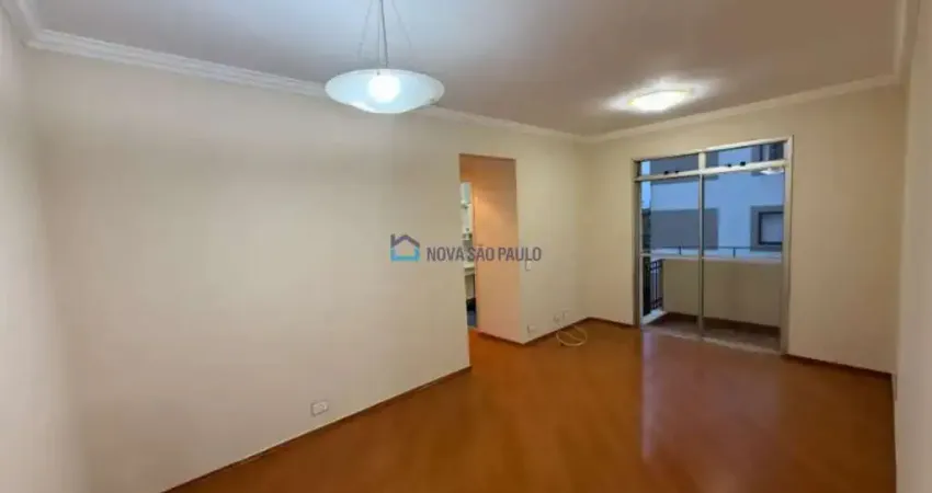 Apartamento com 2 quartos e 2 banheiros , ao lado do metro saúde