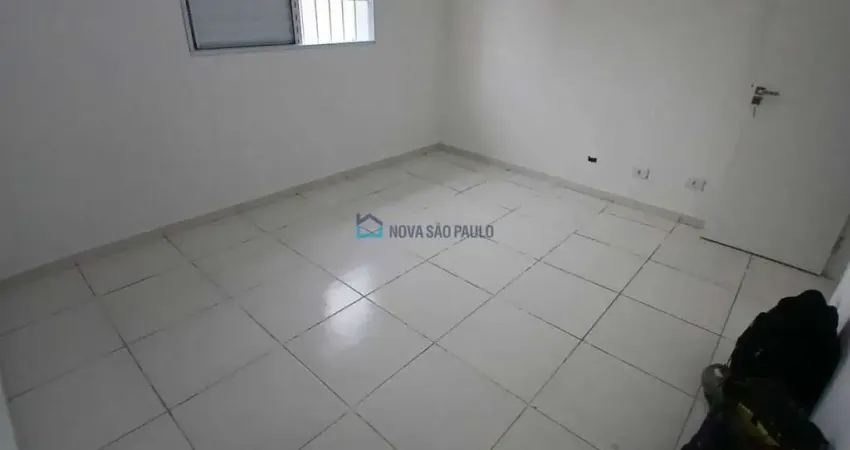 Apartamento prox. a av. do cursino , com 2 quartos , sendo 1 com varanda