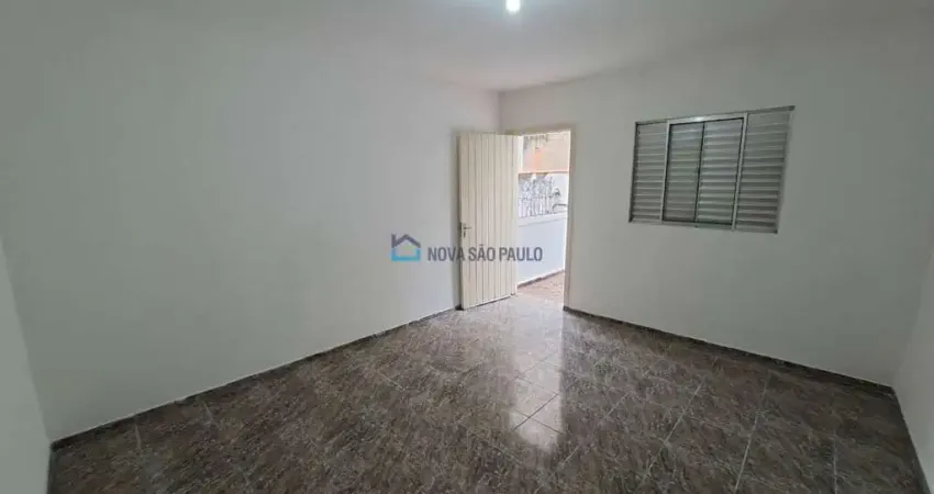 Casa com 3 quartos para alugar na Rua Joaquim Capela Sobrinho, --, Saúde, São Paulo