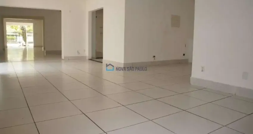 Casa comercial com 7 salas para alugar na Avenida dos Eucaliptos, --, Indianópolis, São Paulo