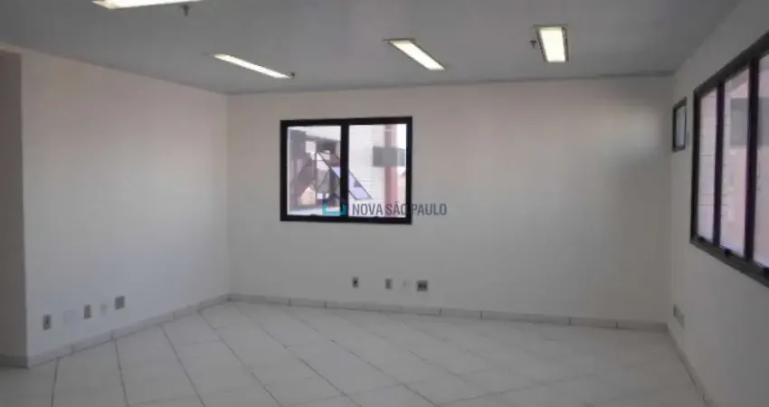 Sala comercial com 1 sala para alugar na Avenida Senador Casimiro da Rocha, --, Mirandópolis, São Paulo