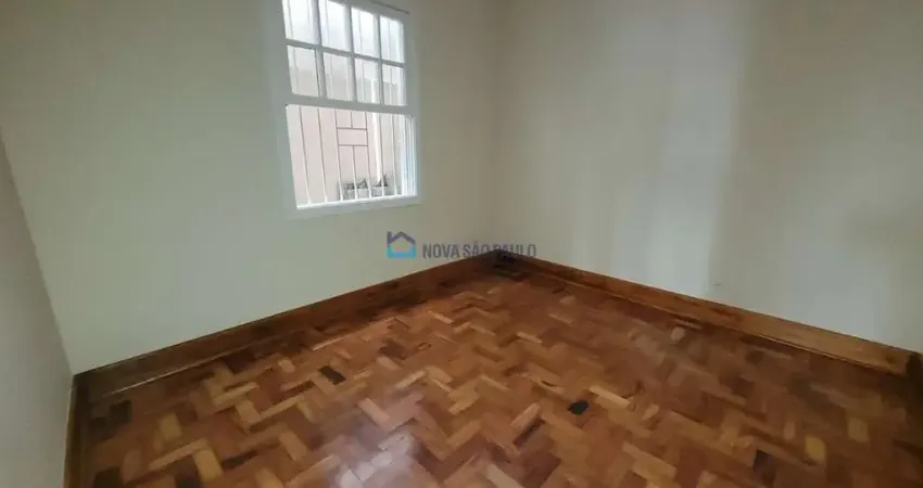 Casa com 3 quartos para alugar na Avenida General Valdomiro de Lima, --, Jabaquara, São Paulo