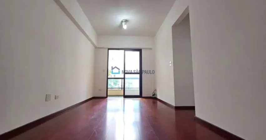 Apartamento com 2 quartos para alugar na Rua Ibituruna, --, Saúde, São Paulo