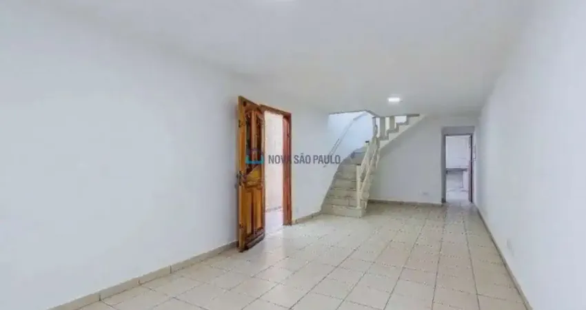 Sobrado para locação na saúde com 3 quartos e 02 vagas de garagem