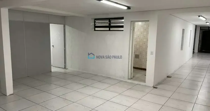 Casa com 6 quartos para alugar na Rua Acácio Vasconcelos, --, Parque Jabaquara, São Paulo