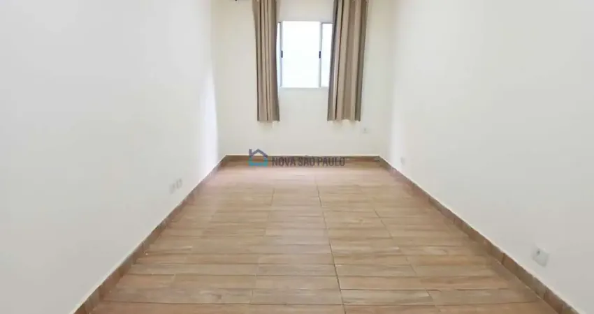 Ótima localização, casa de vila, perto do shopping plaza sul