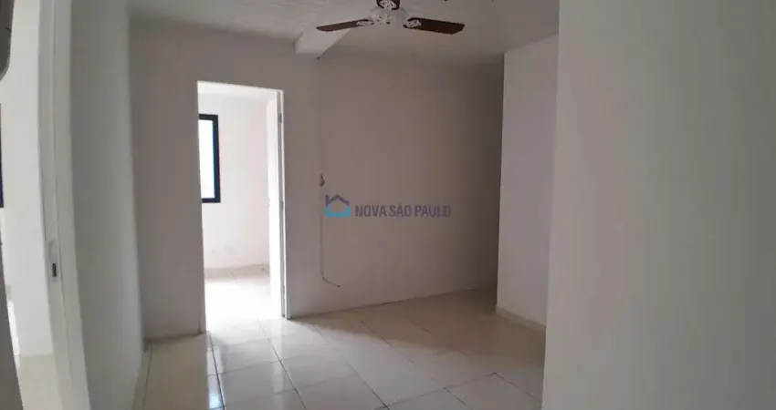 Casa comercial com 1 sala para alugar na Avenida Senador Casimiro da Rocha, --, Mirandópolis, São Paulo