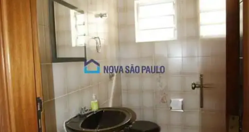 Casa 245m², 3 dormitórios sendo 1 suíte, 6 vagas, cidade vargas.