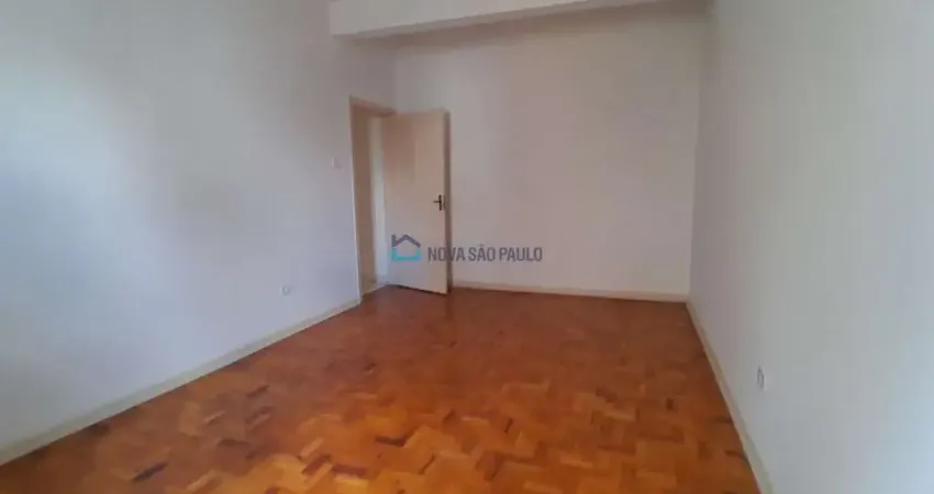 Casa com 2 quartos para alugar na Rua Doutor Elisio de Castro, --, Ipiranga, São Paulo