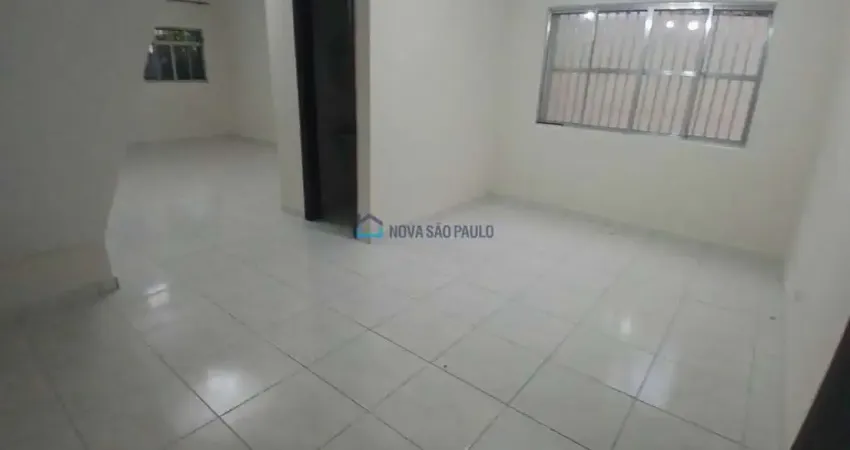 Casa comercial com 2 salas para alugar na Rua Tristão de Oliveira, --, Vila Gumercindo, São Paulo