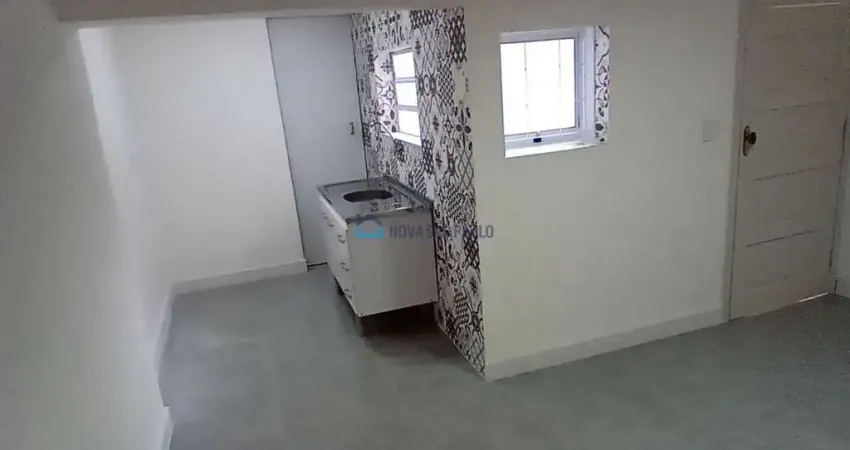 Casa com 1 quarto para alugar na Rua Professor Sousa Barros, --, Vila Guarani, São Paulo