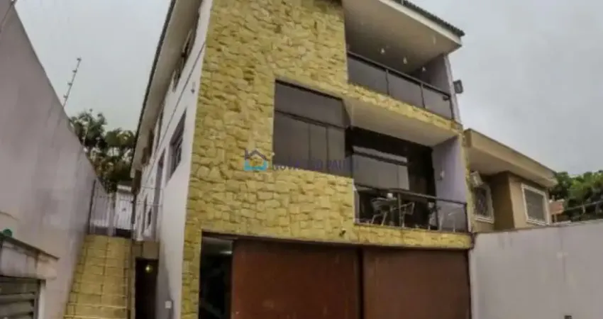 Sobrado Jardim da Saúde com 4 dormitórios, 02 suítes e 10 vagas.