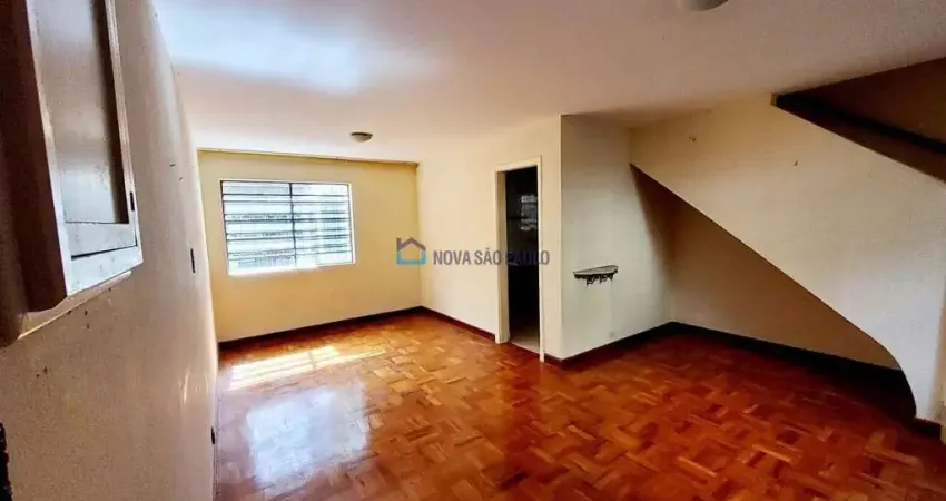 Casa com 3 quartos para alugar na Rua Décio, --, Saúde, São Paulo