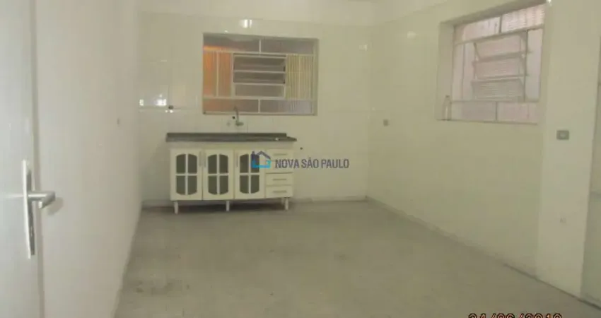 Casa com 3 quartos para alugar na Rua Tiradentes, --, Centro, Diadema