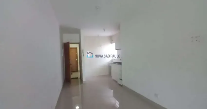 Apartamento para locação na reigão da Vila do Bosque, com 2 dormitórios e 1 vaga de garagem.