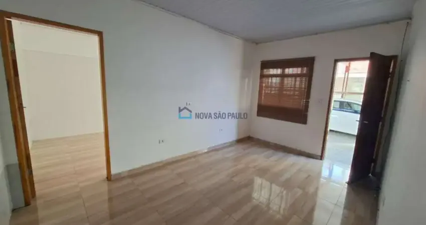 Ótima localização, imediação do Metro Saude e Praça da Arvore
