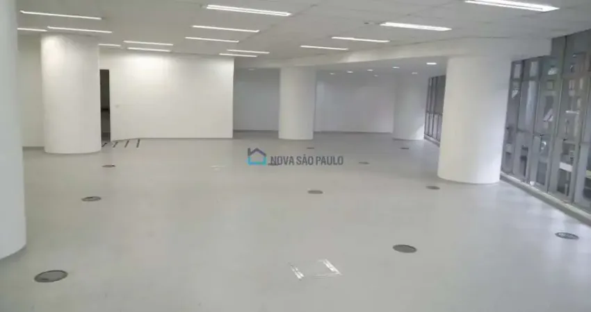 Sobreloja comercial de 925 m² próximo ao metrô República