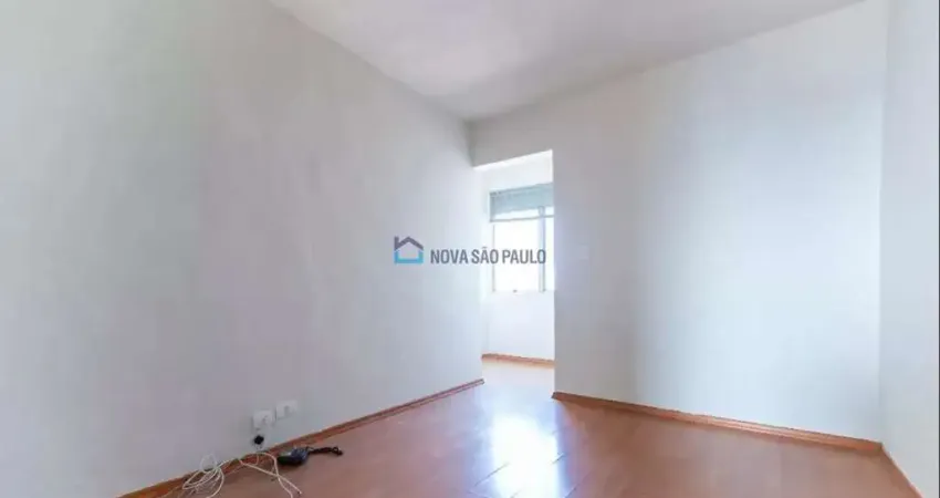 Apartamento de 50m² para alugar com 3 quartos, próximo ao metro saúde