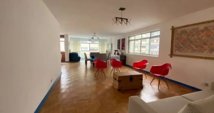 Apartamento de 3 quartos, 210m² à venda no Jardim Paulista