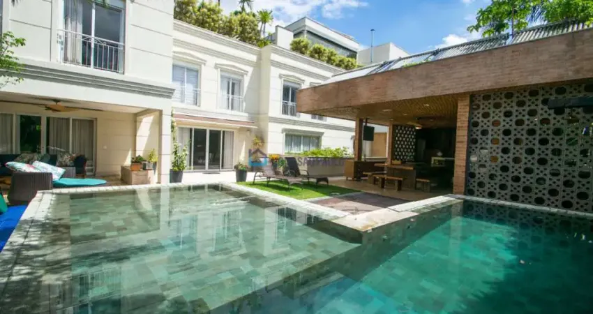 Casa cinematográfica em Condomínio Fechado a venda | Brooklin |Piscina | Jacuzzi | 7 Vagas
