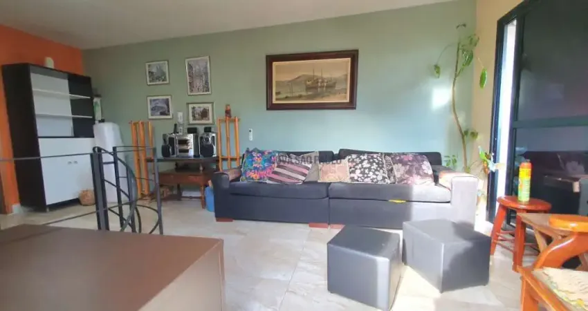 Cobertura com piscina e churrasqueira privativa e 2 vagas de garagem! estuda permuta!