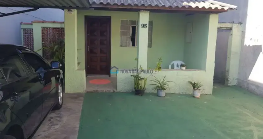 Terreno plano 336m² ( 8 x 42 ) tem 3 casas térreas antigas para reforma ! 1.800m metrô sacomã